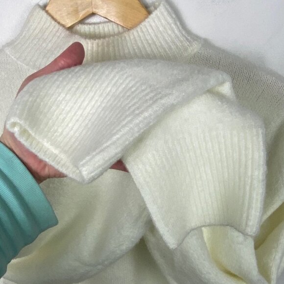 NWT Nordstrom Laundry Shelli Segal Extended Shoulder Knit Sweater White Medium M - Picture 6 of 10